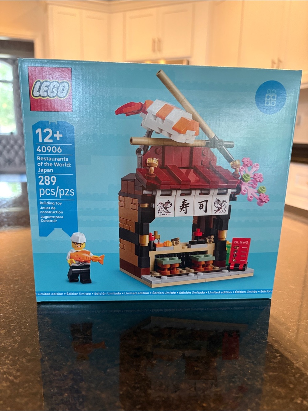 Lego Restaurants of the World Japan Sushi Shop - Blue, Red, White